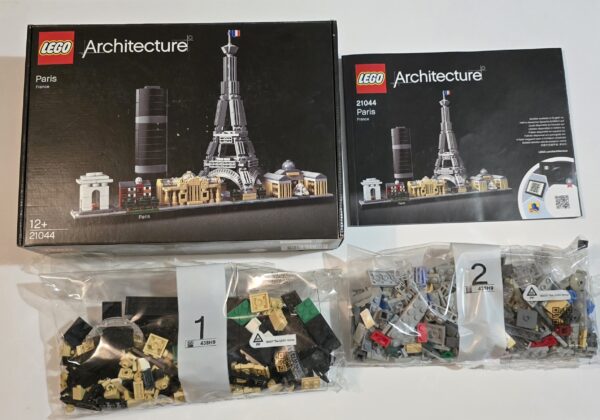 LEGO - Architecture Paris France 21044 (Pre Owned)