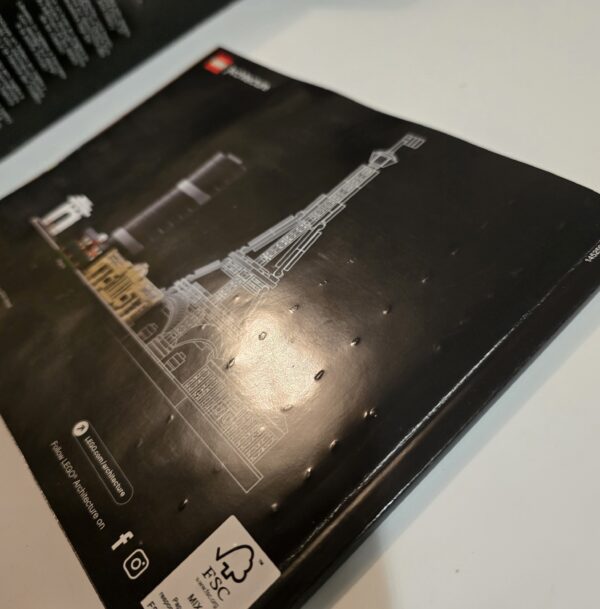 LEGO - Architecture Paris France 21044 (Pre Owned) - Image 5