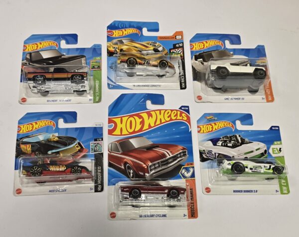 Hot Wheels 6 x Car Bundle Chevy, Dodger,Hummer, Corvette, ect