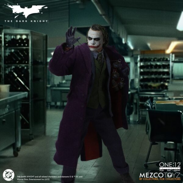 ETA MID OCT 2026 - Mezco The Dark Knight Joker One:12 Collective - Image 7