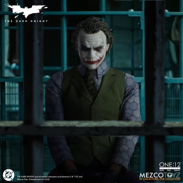 ETA MID OCT 2026 - Mezco The Dark Knight Joker One:12 Collective - Image 8