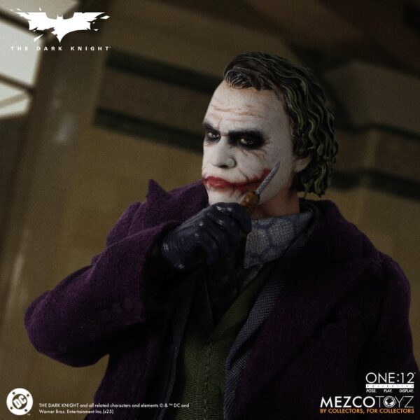 ETA MID OCT 2026 - Mezco The Dark Knight Joker One:12 Collective - Image 9